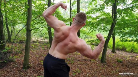Hunk jerking off outdoors