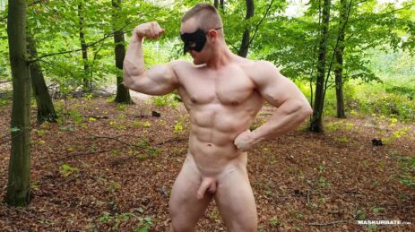 Hunk jerking off outdoors