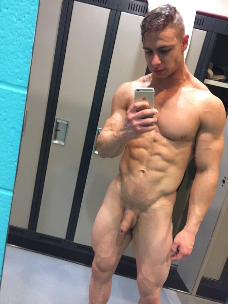 muscle guy big dick selfie